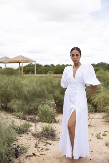 Chic and simple V-neck halter dress