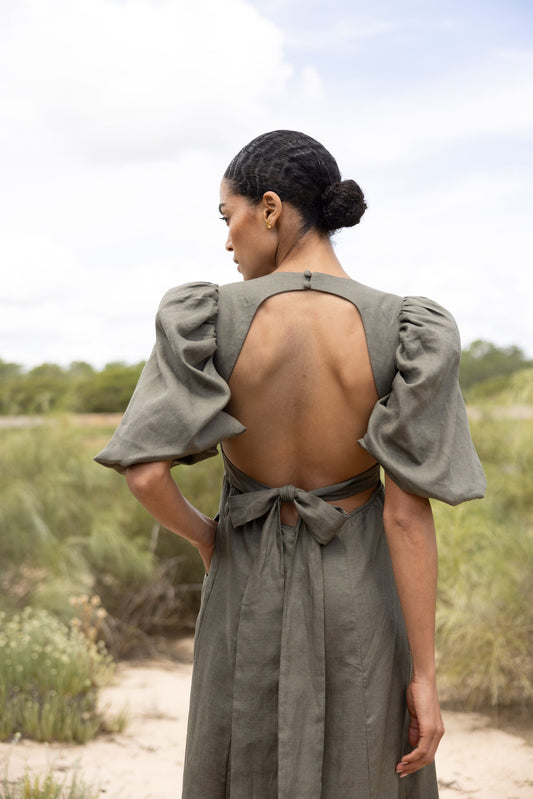 Chic and simple V-neck halter dress